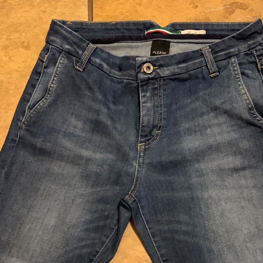 Stylish Indigo Women's Straight Leg Jeans